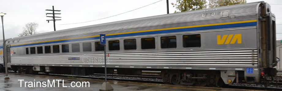 Passenger car VIA 4106 right side / Wagon de passager VIA 4106 coté droit
